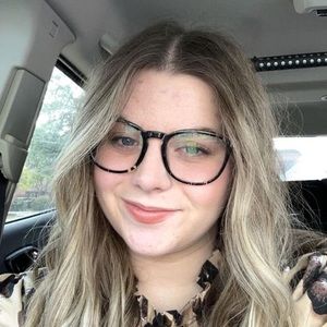 Meet your Posher, Avery